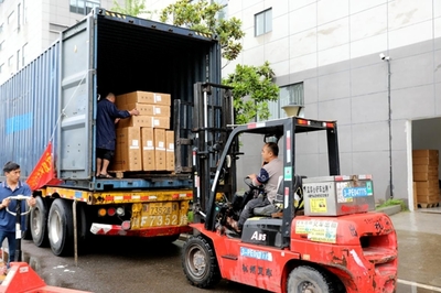 又一突破！首批‘瀘州造’自行車通過跨境電商出口發運